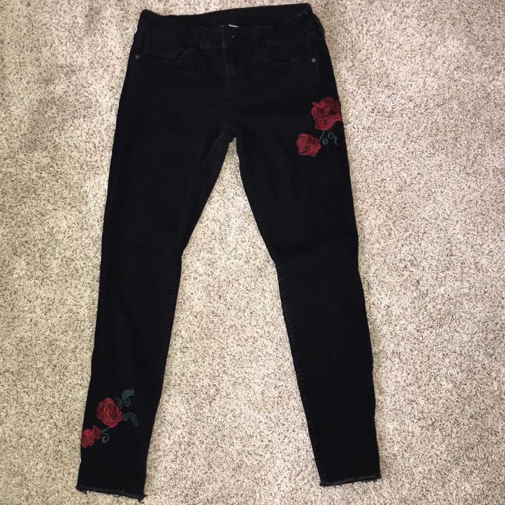 black cropped jeans